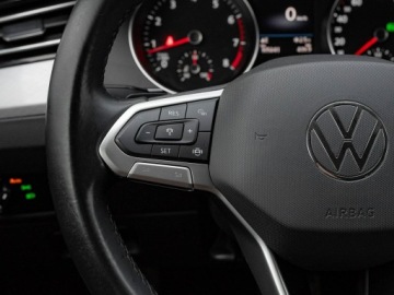 Volkswagen Passat B8 Variant Facelifting 1.5 TSI EVO 150KM 2021 Volkswagen Passat 1.5 TSI Business DSG HAK LED, zdjęcie 14