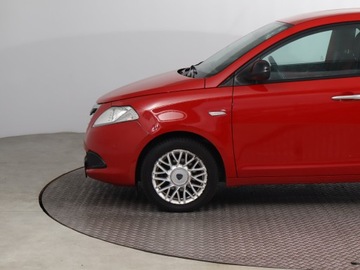 Lancia Ypsilon IV Hatchback 5d 1.2 8v 69KM 2013 Lancia Ypsilon 1.2, Salon Polska, Klima,ALU, zdjęcie 14