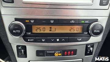 Toyota Avensis III Sedan Facelifting 2015 1.8 Valvematic 147KM 2015 Toyota Avensis 1.8BENZ manual Navi kamera climatronic 100 bezwypadek 1.8, zdjęcie 13