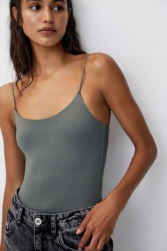 Pull & Bear crg KLASYCZNE ZIELONE BODY RAMIĄCZKA BASIC L NH2