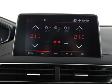Peugeot 3008 II Crossover 1.2 PureTech 130KM 2018 Peugeot 3008 navi virtual cocpik półskóra, zdjęcie 21