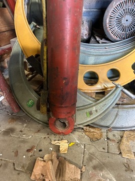 Siłownik hydrauliczny 3700mm