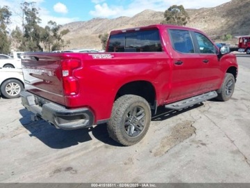 Chevrolet Silverado II 2021 Chevrolet Silverado Lt Trail Boss 2021 5.3l 5.3 Benzyna 355KM, zdjęcie 2