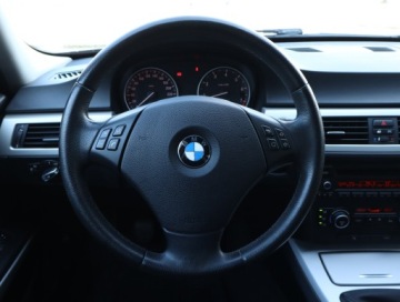 BMW Seria 3 E90-91-92-93 Limuzyna E90 320i 170KM 2010 BMW 3 320 i, Serwis ASO, Klima, Klimatronic, zdjęcie 19