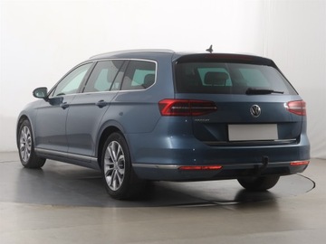 Volkswagen Passat B8 Variant 2.0 TDI BlueMotion SCR 150KM 2018 VW Passat 2.0 TDI, Salon Polska, Automat, Skóra, zdjęcie 3