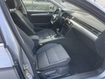 Volkswagen Passat B8 Variant Facelifting 2.0 TDI SCR 150KM 2023 Volkswagen Passat Variant 2.0 TDI 150KM krajowy, zdjęcie 28