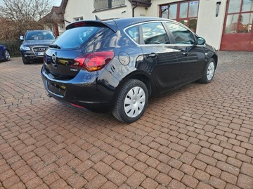 Opel Astra J Hatchback 5d 1.6 Turbo ECOTEC 180KM 2011 OPEL ASTRA J 1.6 Turbo 180 KM, zdjęcie 4
