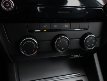 Skoda Octavia III Liftback Facelifting 1.6 TDI 115KM 2018 Skoda Octavia 1.6 TDI, Salon Polska, Klima, zdjęcie 12