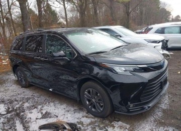 Toyota Sienna III 2024 Toyota Sienna 2024, 2.5L, 4x4, WOODLAND EDITION, od ubezpieczalni 2.5 189KM, zdjęcie 2