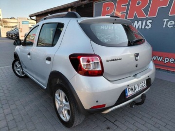 Dacia Sandero II Hatchback 5d 1.5 dCi 90KM 2014 Dacia Sandero Nawigacja Klimatyzacja Elektryka PDC 1.5 Diesel 90KM, zdjęcie 4