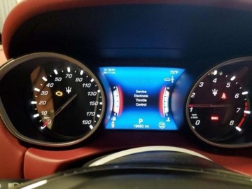 Maserati Levante 2018 Maserati Levante 2018, 3.0L, 4x4, od ubezpieczalni 3.0 Benzyna 345KM, zdjęcie 10