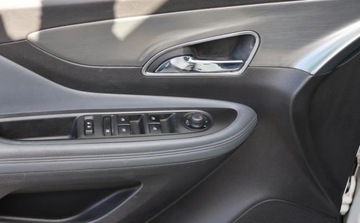 Opel Mokka I SUV 1.4 Turbo ECOTEC 140KM 2015 Opel Mokka Nawigacja , Dwustrefowa Klimatyzacja, czujniki parkowania, GWAR, zdjęcie 15