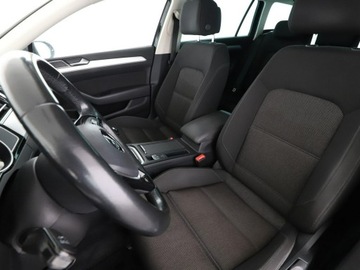 Volkswagen Passat B8 Variant 1.4 TSI BlueMotion Technology ACT 150KM 2016 Volkswagen Passat klima auto navi grzane fotele, zdjęcie 12