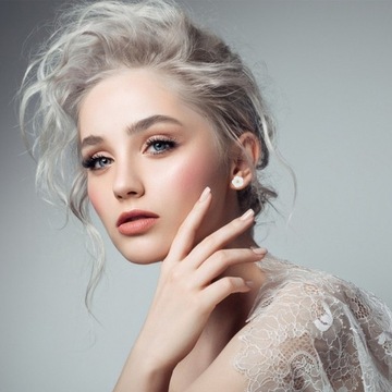 СЕРЬГИ С ЦВЕТОМ РАКУШКИ ВИШНЯ, БЕЛЫЕ
