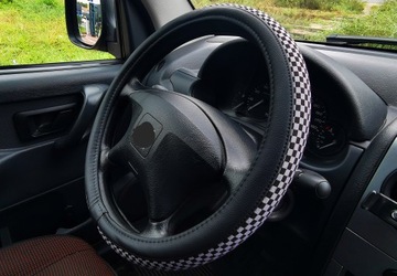 Hyundai i30 1 2 3 i40 ix35 Tucson Kona Getz na kierownice skóra SZACHOWNICA