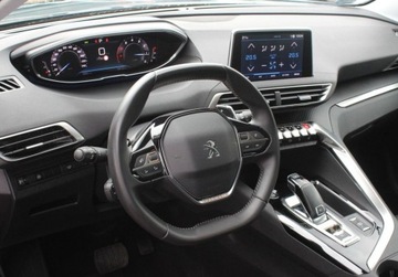 Peugeot 5008 II Crossover Facelifting 1.2 PureTech 130KM 2022 Peugeot 5008 Active Pack EAT8 2022 Od RiA 1.2 Benzyna 130KM, zdjęcie 15