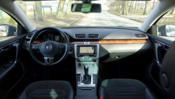 Volkswagen Passat B7 Variant 2.0 TDI CR DPF BlueMotion 170KM 2012 PASSAT .. Panorama .. Klimatronik .. Kamera .. Nawigacja .. 2 x PDC .., zdjęcie 11