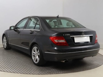 Mercedes Klasa C W204 Limuzyna 1.8 200 CGI BlueEFFICIENCY 184KM 2011 Mercedes C C 200, Salon Polska, Automat, Skóra, zdjęcie 3