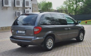 Chrysler Voyager V Grand Voyager 2.8 CRD 150KM 2005 Chrysler Voyager GWARANCJA, 2005r, 2.8 Diesel 150KM, Automat, ISOFIX, Nisk, zdjęcie 2