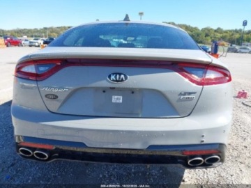 Kia Stinger Liftback 3.3 T-GDi 366KM 2018 Kia Stinger 2018 r., 3,3 L GT 2 AWD 3.3 Benzyna 365KM, zdjęcie 4