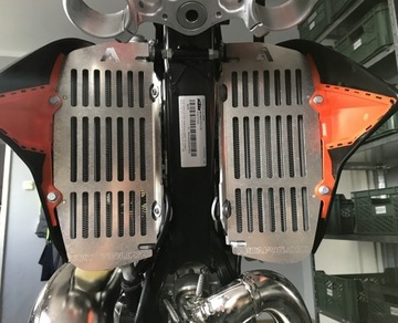 КРЫШКИ РАДИАТОРА С ВЕНТИЛЯТОРОМ KTM/HUSQVARNA 2T 4T