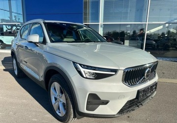 Volvo XC40 Crossover Facelifting 2.0 B4 197KM 2025 Volvo XC 40 Volvo XC40 B4 Core 2025 2.0 Benzyna 197KM