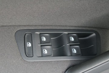 Volkswagen Golf VII Variant Facelifting 1.6 TDI-CR DPF BMT 115KM 2019 Volkswagen Golf Comfortline Gwarancja, zdjęcie 18