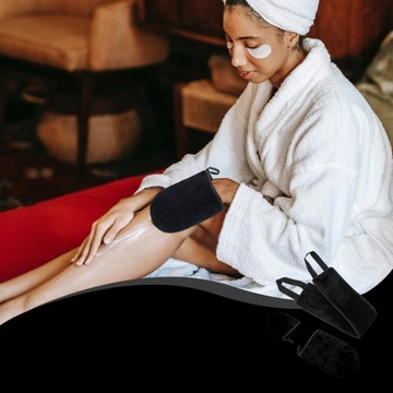 Комплект перчаток с аппликатором для загара и пилинга.