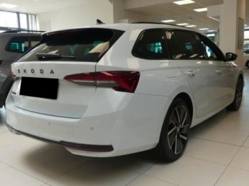 Skoda Octavia IV Liftback 1.5 TSI EVO 150KM 2026 SKODA Octavia Sportline 1.5 TSI mHEV DSG Combi 150KM 2026, zdjęcie 2