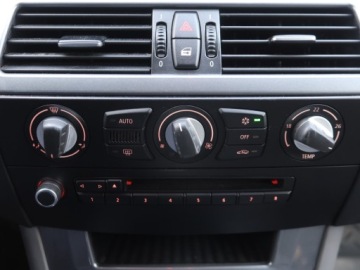 BMW Seria 5 E60 2007 BMW 5 520d, Automat, Navi, Klima, Klimatronic, zdjęcie 12