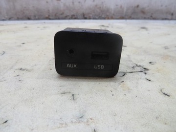 GNIAZDO AUX USB CARENS IV 96120-A4000