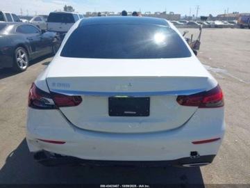 Mercedes Klasa E W213 2022 Mercedes-Benz Klasa E 350 2022 2.0l 2.0 Benzyna 255KM, zdjęcie 4