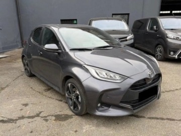 Toyota Yaris IV Hatchback Facelifting 1.5 Hybrid Dynamic Force 130KM 2026 Od ręki - Executive 1.5 Hybrid 130KM | Podgrzewane fotele!, zdjęcie 1