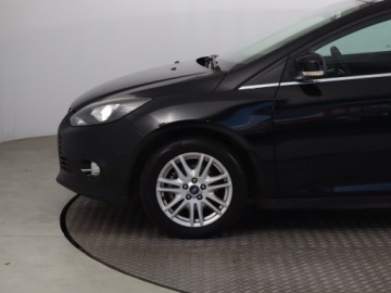 Ford Focus III Hatchback 5d 1.0 EcoBoost 125KM 2013 Ford Focus 1.0 EcoBoost, Navi, Klima, Klimatronic, zdjęcie 14