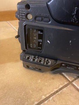 Цифровая видеокамера Sony DXC-D50WS + адаптер CA-TX7P см.!