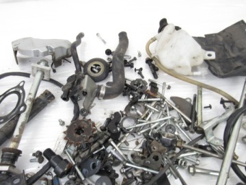 Болты + шайбы + крышки и т.д. Yamaha YZF 125 R, 08r