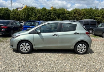Toyota Yaris III Hatchback 5d 1.0 VVT-i 69KM 2011 Toyota Yaris Niski Przebieg Benzyna 70KM, zdjęcie 1