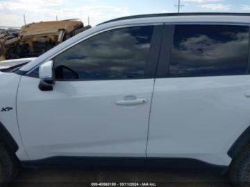 Toyota 2023 Toyota RAV4 2023r., XLE, od ubezpieczalni 2.5 Benzyna 203KM, zdjęcie 3