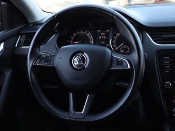 Skoda Octavia III Liftback Facelifting 1.6 TDI 115KM 2017 Skoda Octavia 1.6 TDI, Salon Polska, Klima, zdjęcie 15