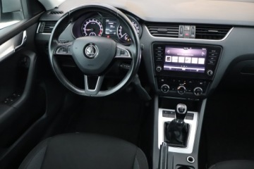 Skoda Octavia III Kombi Facelifting 1.6 TDI 115KM 2017 Skoda Octavia 1.6 TDI, Salon Polska, Klima, zdjęcie 6