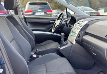 Toyota Corolla Verso E120 1.8 VVT-i 130KM 2004 Toyota Corolla Verso 2004r 1.8 Benzyna 129KM, zdjęcie 10