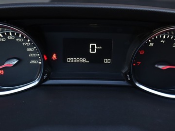 Peugeot 308 II Hatchback 5d 1.2 PureTech 130KM 2016 Peugeot 308 1.2 PureTech, Navi, Klima, zdjęcie 10