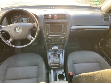 Skoda Octavia II Kombi 2.0 TDI CR DPF 140KM 2007 SKODA OCTAVIA II Combi 2.0 TDI 16V 140 KM AUTOMAT DSG, zdjęcie 21