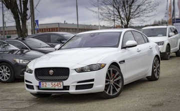 Jaguar XE Sedan 2.0 i4 180KM 2016