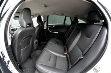 Volvo V60 I Kombi Facelifting 2.0 D2 DRIVE-E 120KM 2017 Volvo V60 LiFT Biała Perła 2,0 Diesel Ledy Navi, zdjęcie 7