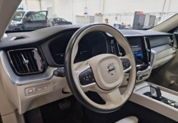 Volvo XC60 II Crossover Plug-In Facelifting 2.0 T6 350KM 2022 Volvo XC 60 Plug-In Jasna Skora Panorama 100 baterii Navi Led FV23, zdjęcie 12