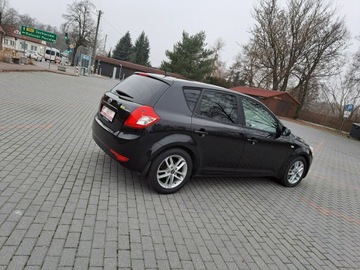 Kia Ceed I Hatchback 5d Facelifting 1.6 CRDi WGT 90KM 2011 Kia Cee'd 1.6CRDi 90KM 2011r. lift Klima TEMPOMAT, zdjęcie 23