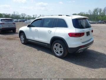 Mercedes GLB 2022 Mercedes-Benz GLB 2022 MERCEDES-BENZ GLB 250 4MATIC 2.0 Benzyna 221KM, zdjęcie 2