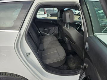 Opel Astra J Sports Tourer 1.4 Turbo ECOTEC 140KM 2012 Opel Astra 1,4 benzyna 140KM zarejestrowany, zdjęcie 7