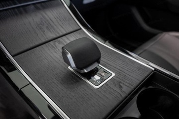 Land Rover Range Rover Velar SUV 2.0 204KM 2024 Range Rover Velar D200 S 2.0 (204KM) 2024, zdjęcie 14